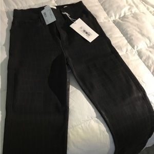 Frame Le Sylvie high-rise straight-leg coated denim in croc-embossed Noir